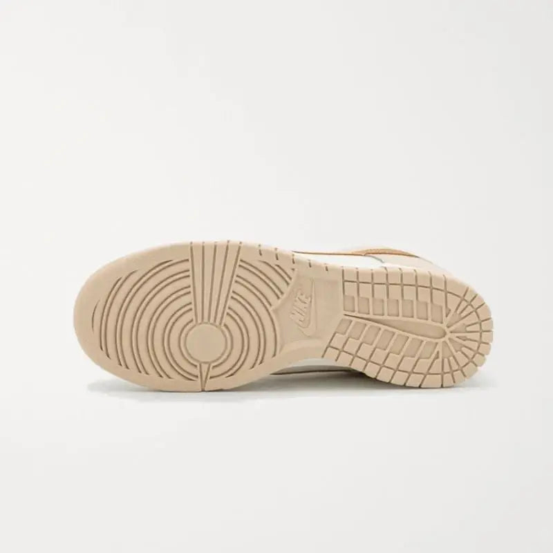 DUNK LOW PHANTOM METALLIC GOLD (W) Chemtov Chemtov-shop It was all a dream