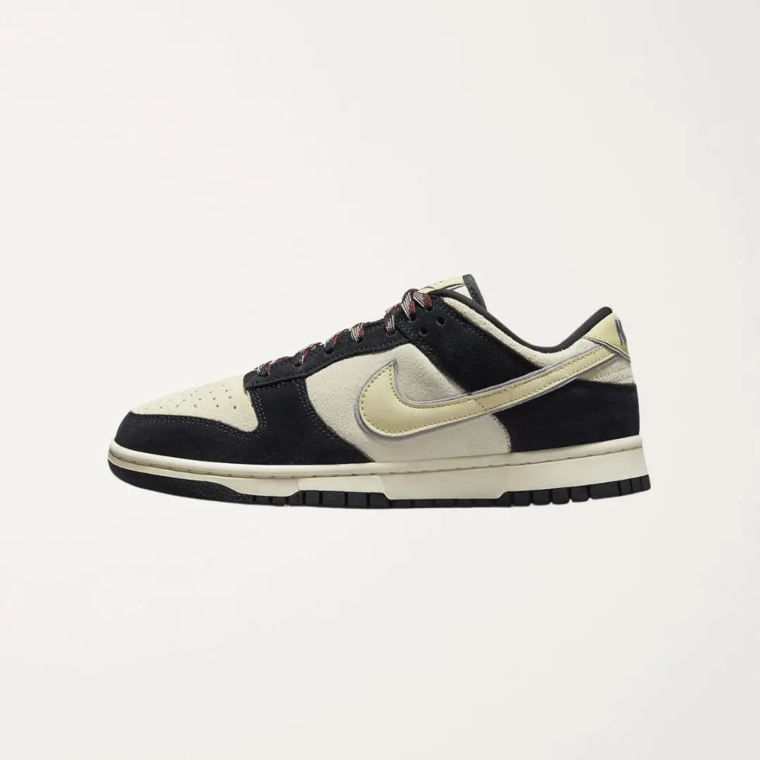 DUNK LOW LX BLACK SUEDE TEAM GOLD (W) Chemtov Chemtov-shop It was all a dream