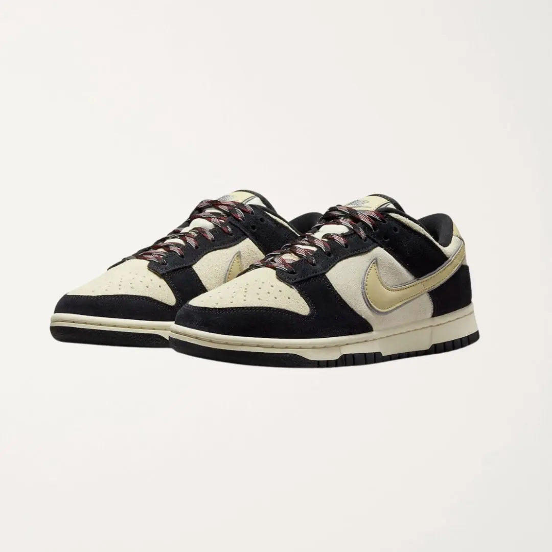 DUNK LOW LX BLACK SUEDE TEAM GOLD (W) Chemtov Chemtov-shop It was all a dream