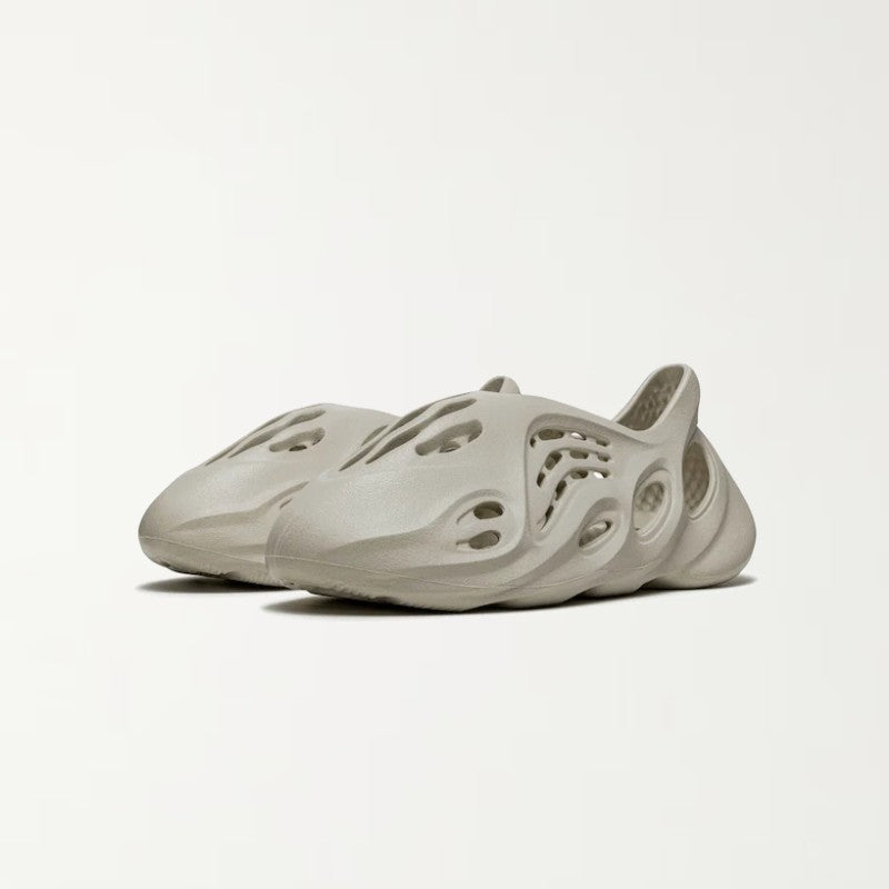 YEEZY FOAM RNNR SAND Chemtov-shop